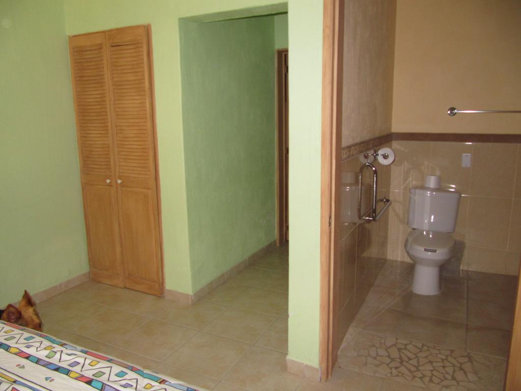La Puerta Violeta Guesthouse & Spa San Juan Cosalá Pokoj fotografie