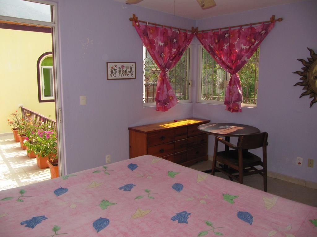 La Puerta Violeta Guesthouse & Spa San Juan Cosalá Pokoj fotografie