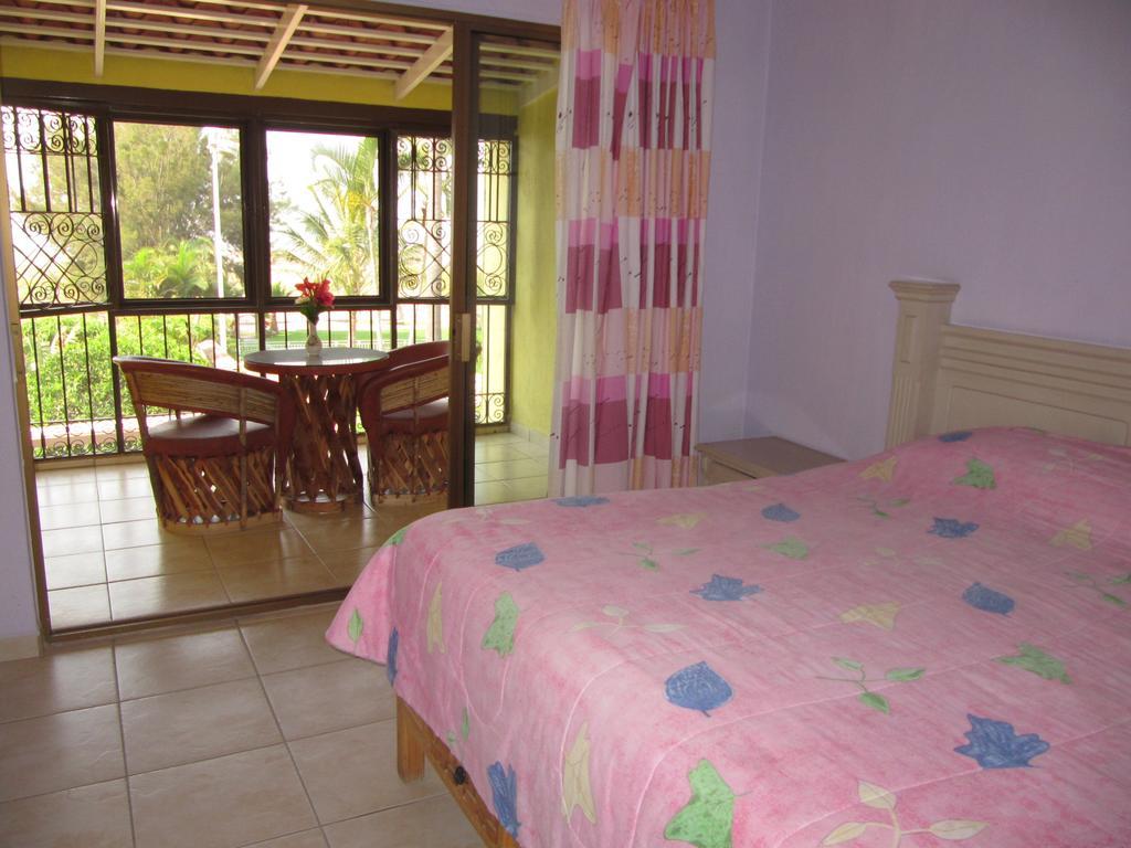 La Puerta Violeta Guesthouse & Spa San Juan Cosalá Pokoj fotografie