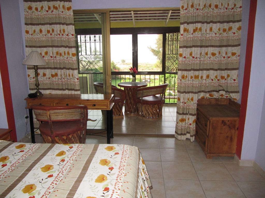 La Puerta Violeta Guesthouse & Spa San Juan Cosalá Pokoj fotografie