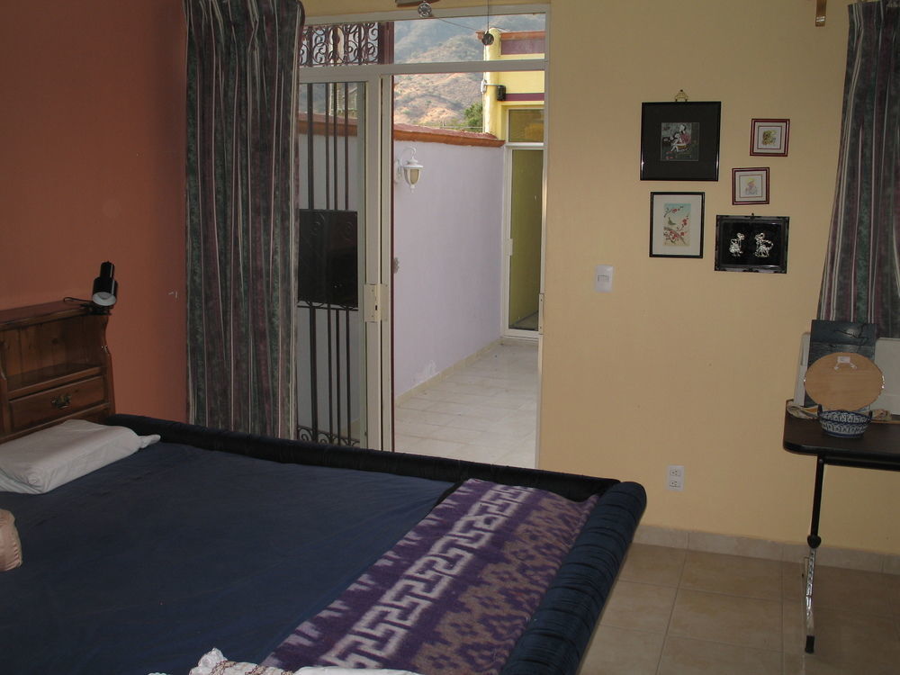 La Puerta Violeta Guesthouse & Spa San Juan Cosalá Exteriér fotografie